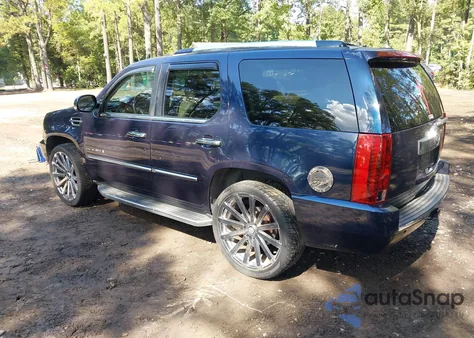 2007 Cadillac Escalade Standard z USA, uszkodzony, nr VIN 1GYFK63887R387096